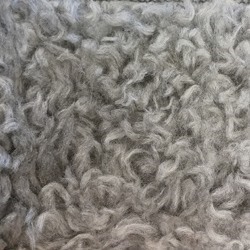 Fårskinnslook ljusgrå [- 1 180 kr]