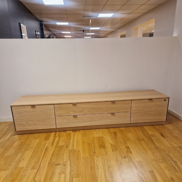 Bild på SM941 Mediabänk från Skovby (butiks ex)